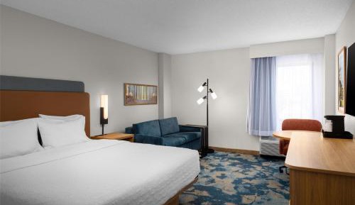 Larger Room, 1 King Bed & Sofa Bed
