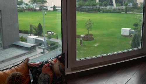 One-Bedroom Apartment with City View