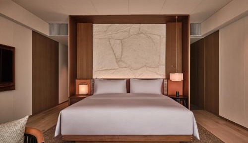 Deluxe Room King - City view