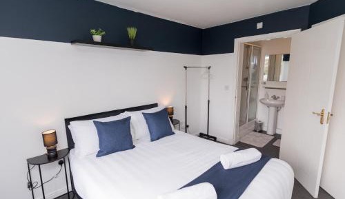 Two-Bedroom Deluxe Apartment