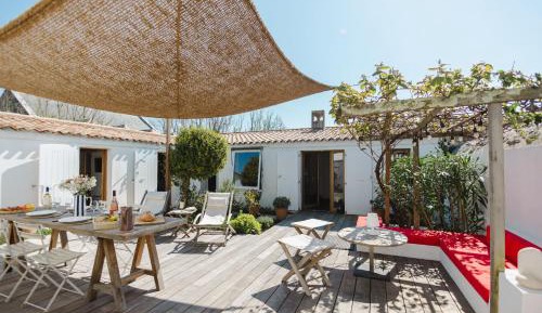 Villa with Garden View