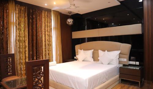 Five-Bedroom Premium Apartment