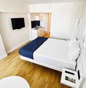 Double Room with Balcony and Sea View