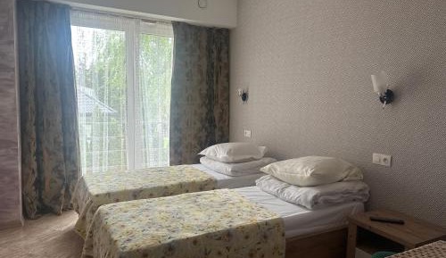 Standard Twin Room with Shared Bathroom