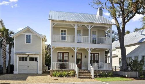 Three-Bedroom Holiday Home 