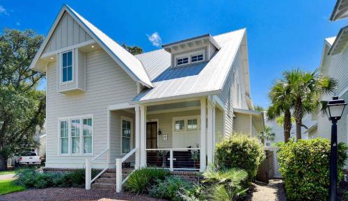 Four-Bedroom Holiday Home