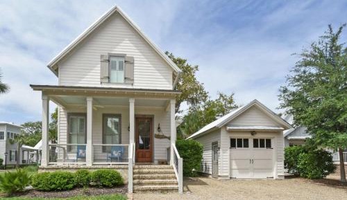 Three-Bedroom Holiday Home 
