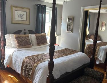 Queen Suite