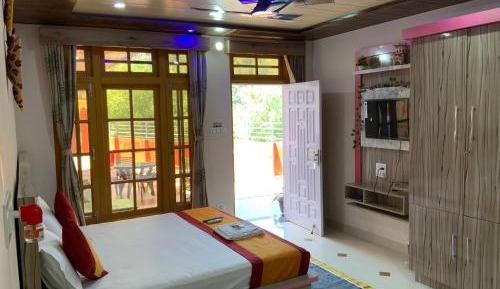 Deluxe Double or Twin Room