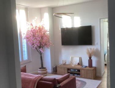 One-Bedroom Apartment with City View