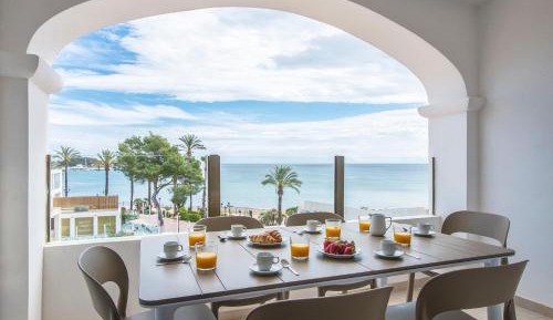 Two-Bedroom Apartment with Sea View (5 Adults)