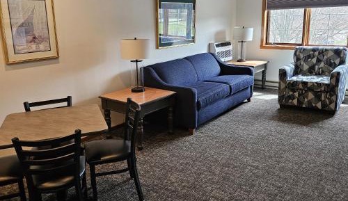 One-Bedroom King Suite