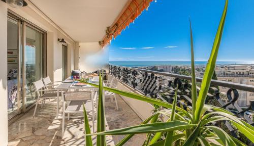 Two-Bedroom Apartment with Terrace and Sea View