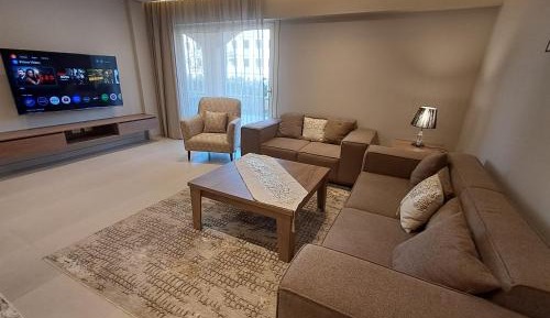 Three-Bedroom Deluxe Apartment