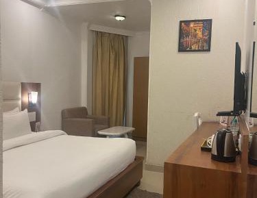 Standard Non-View Room