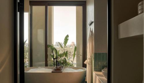 Deluxe Double Room with Bath