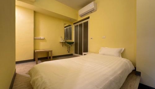 Single Room with Private Bathroom