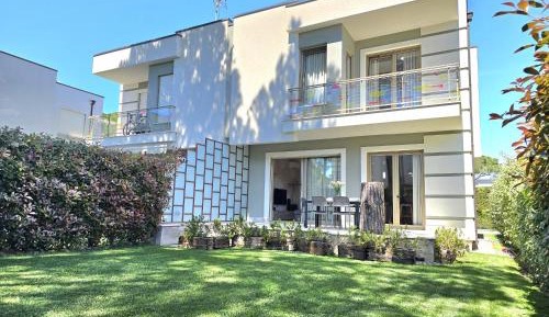 Deluxe Villa