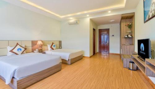 Superior Twin Room with City View