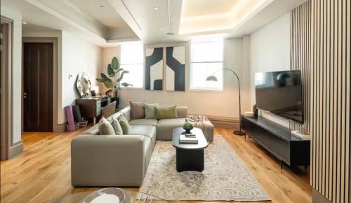 Three-Bedroom Deluxe Apartment