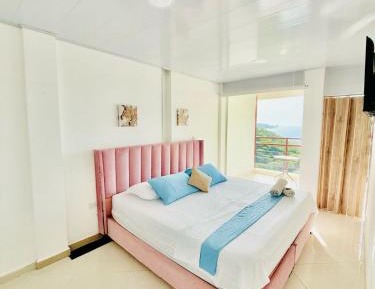 Deluxe Double Room with Balcony and Sea View
