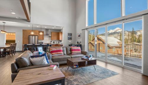 Three-Bedroom Holiday Home 