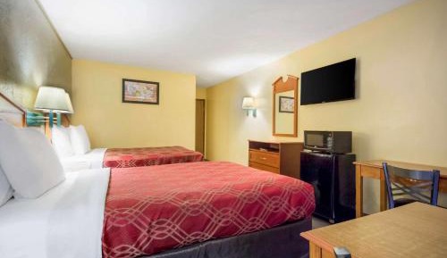 Queen Room with Two Queen Beds - Non-Smoking