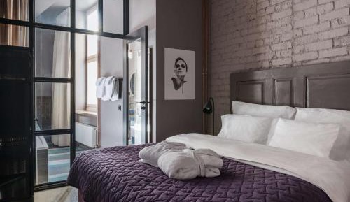 Deluxe Queen Room