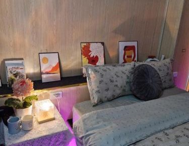 One-Bedroom Apartment with Balcony