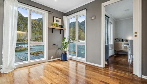 Three-Bedroom Holiday Home 