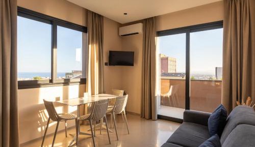 Deluxe Apartment