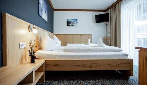 Double Room with Mountain View