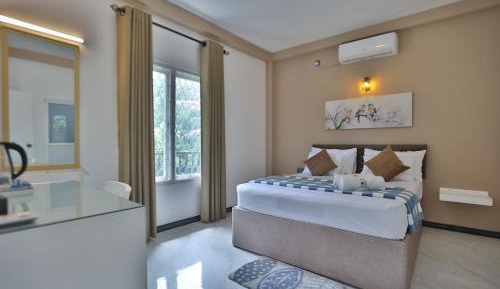 Studio Apartment with Balcony