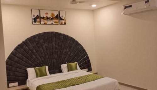Superior Deluxe Double or Twin Room 