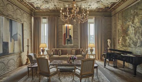 Three-Bedroom Deluxe Apartment