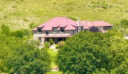 Deluxe Holiday Home