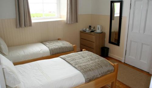 Twin Room with Private Bathroom
