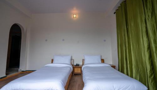 Twin Room with Mountain View