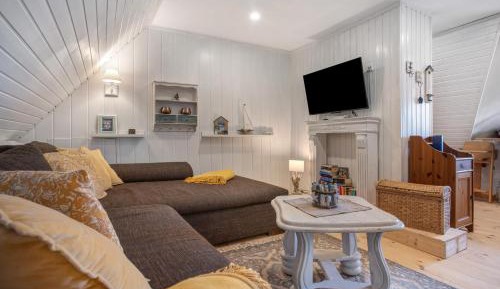 Superior One-Bedroom Apartment