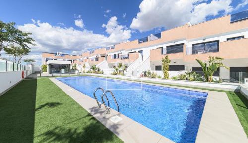 Two-Bedroom Deluxe Apartment with Garden View