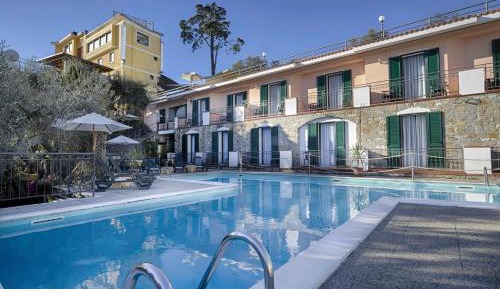 Double Room with Pool View