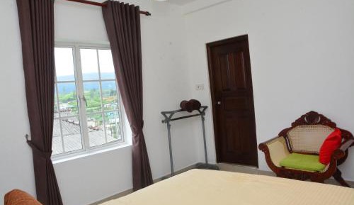 Deluxe Double or Twin Room with Mountain View