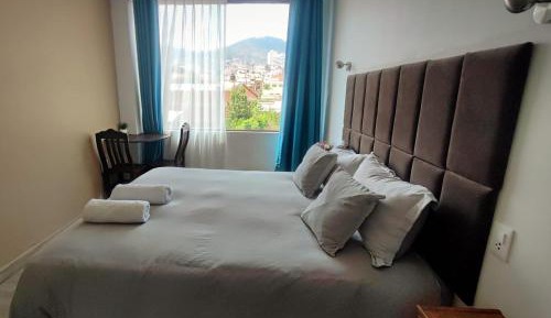 Deluxe Queen Room