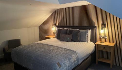 Deluxe King Suite