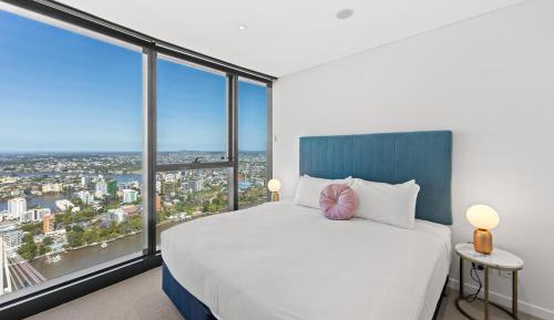 Two Bedroom Two Bathroom Sky High Apartment (4 Guests)