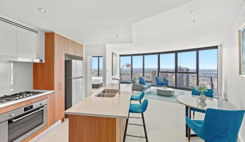 One Bedroom Sky High Apartment