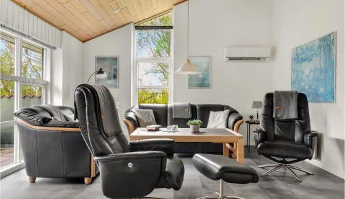 Four-Bedroom Holiday Home