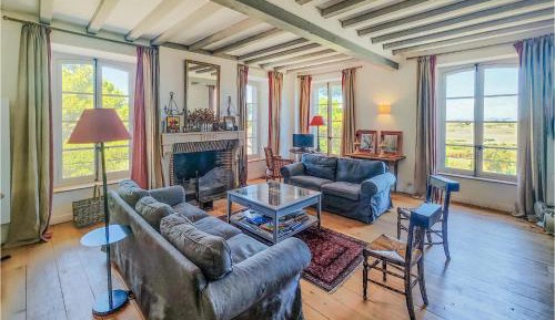 Five-Bedroom Holiday Home