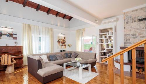 Five-Bedroom Holiday Home
