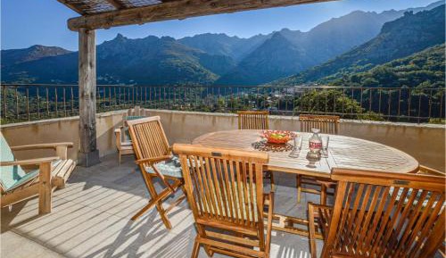 Three-Bedroom Holiday Home 